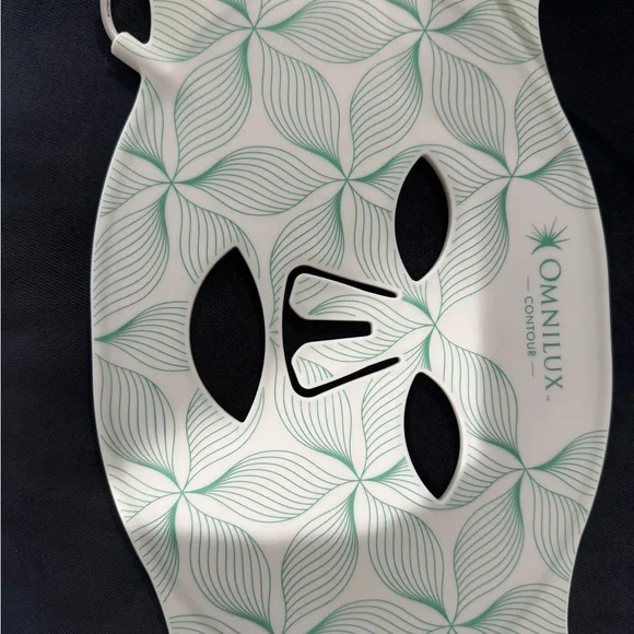 Contour LED Face Mask - Picture 5 of 16